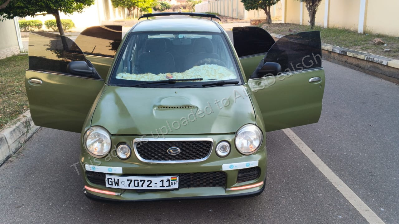 2000 Daihatsu Sirion