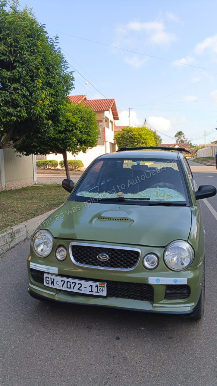 2000 Daihatsu Sirion